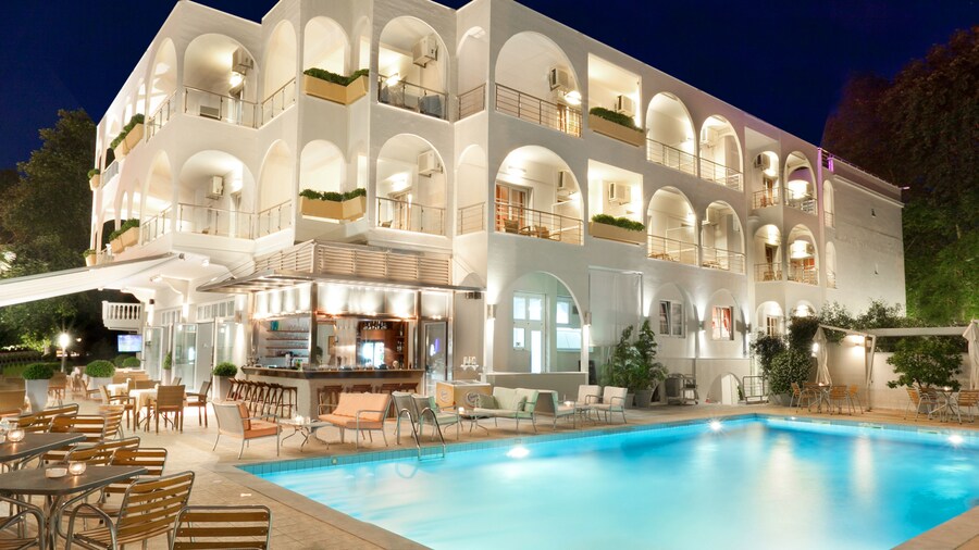 Kronos Hotel