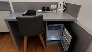 Habitación doble | Escritorio, wifi gratis y ropa de cama