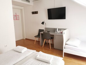 Quadruple Room, Private Bathroom | Desk, free WiFi, bed sheets
