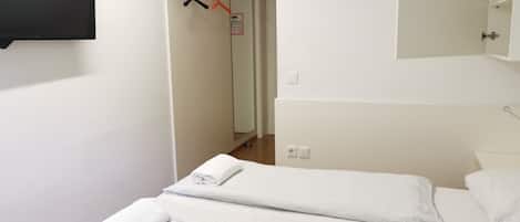 Habitación doble | Escritorio, wifi gratis y ropa de cama