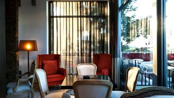 Lobby-Lounge