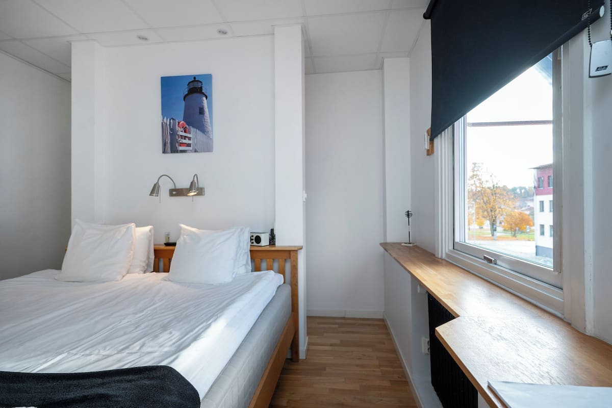 Chambre Double ou avec lits jumeaux | Décoration personnalisée, ameublement personnalisé, bureau