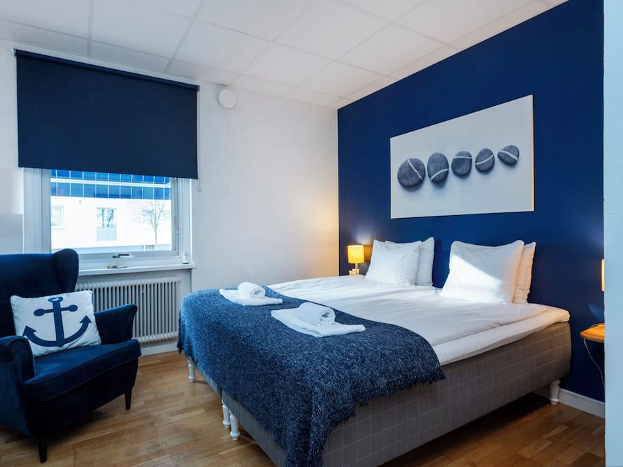 Double Room, 1 Queen Bed | Individually decorated, individually furnished, desk, laptop workspace