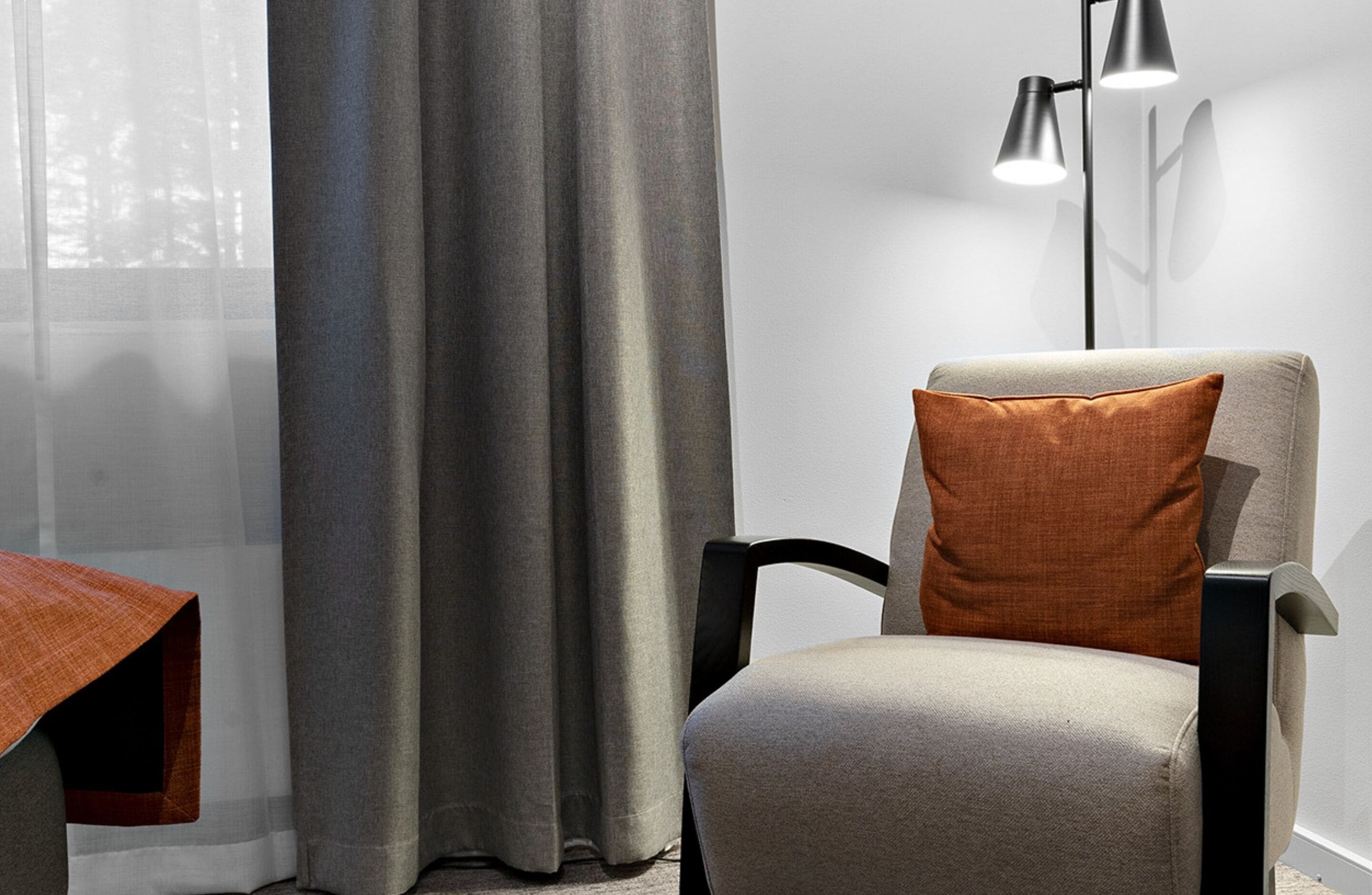 deluxe double or twin room | desk, iron/ironing board, free wifi