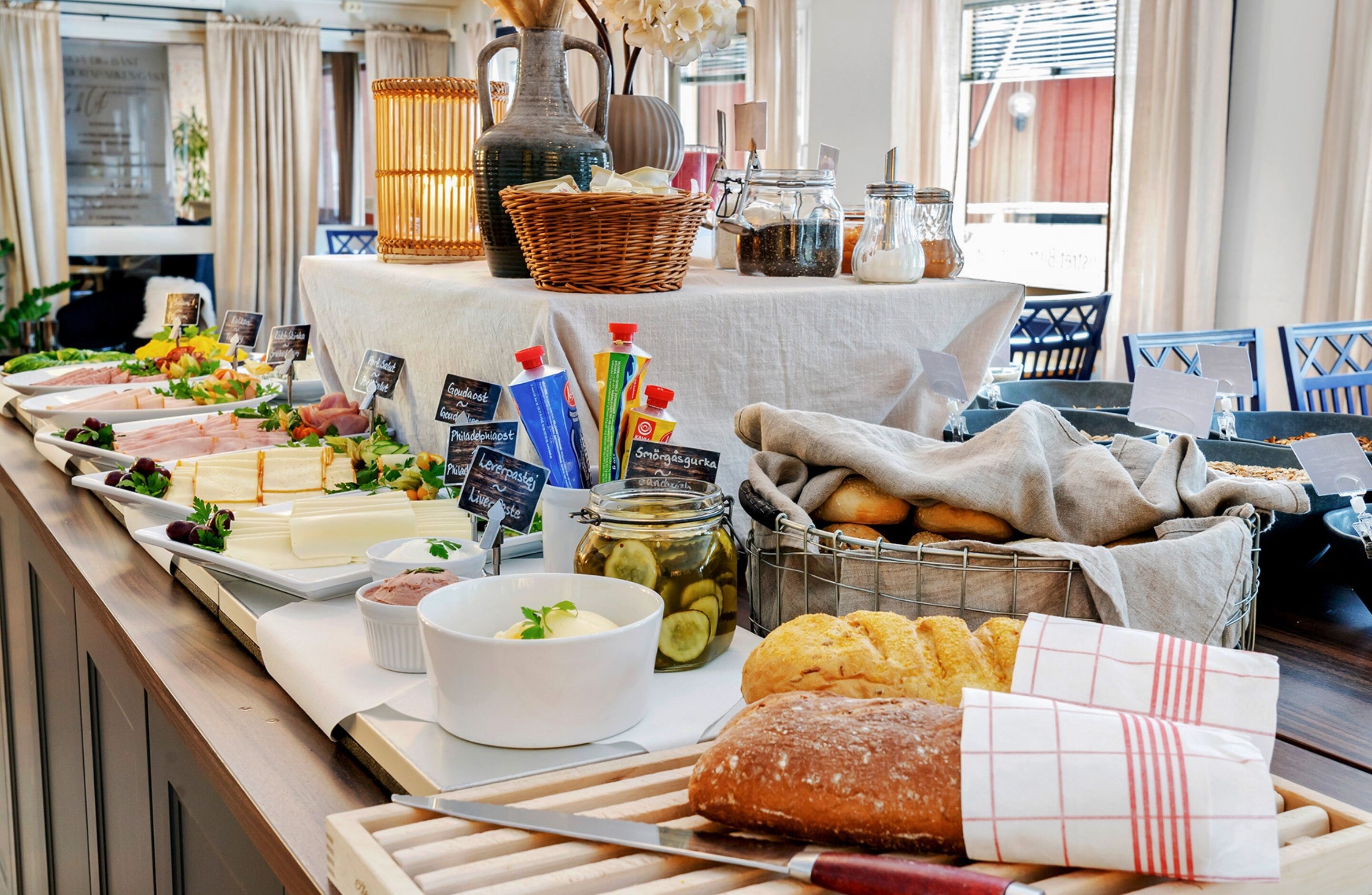 daily buffet breakfast (sek 135 per person)