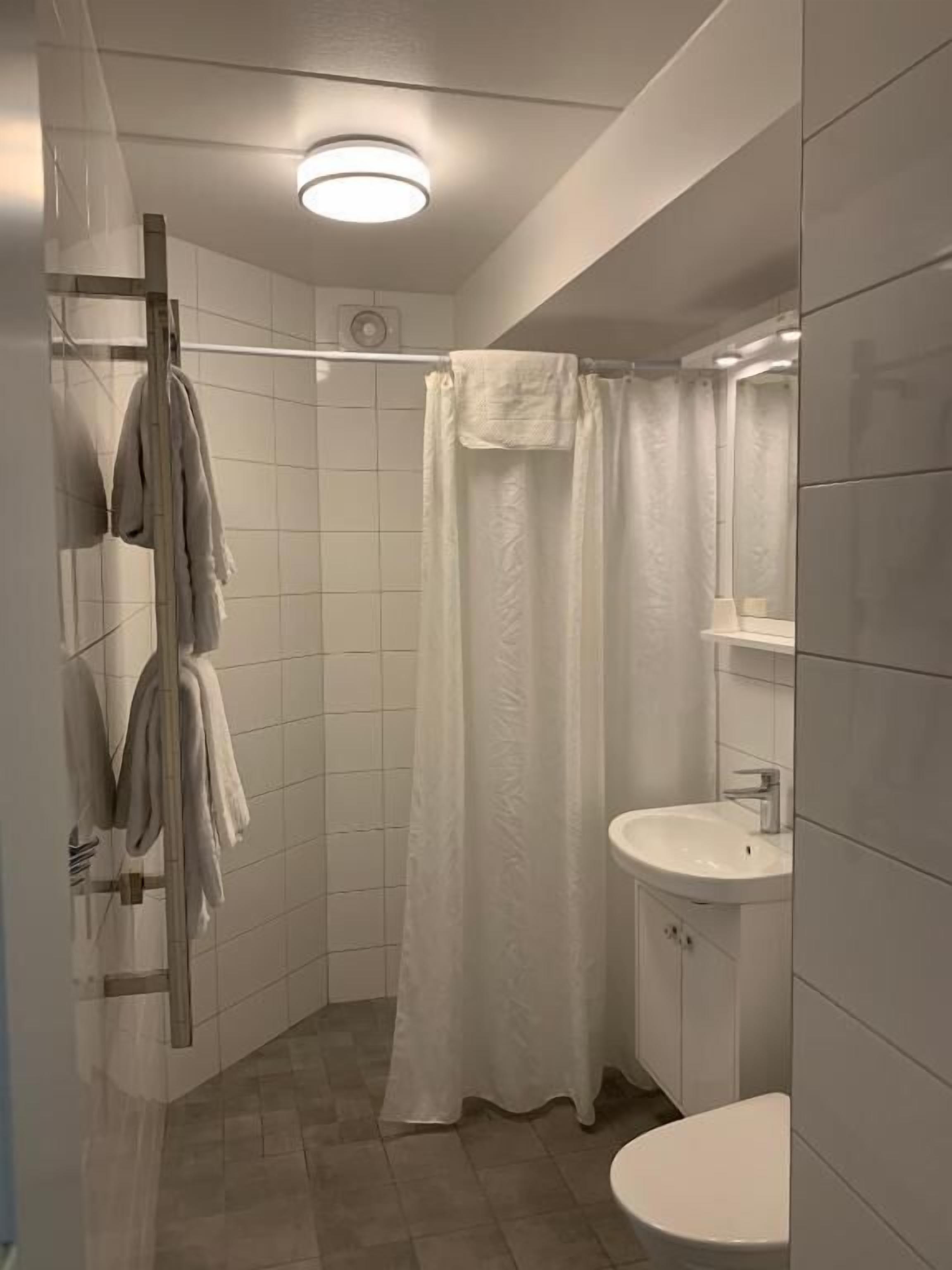 twin room with terrace | bathroom | free toiletries, hair dryer, towels