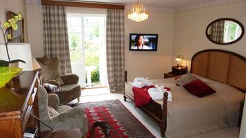 Double Room | Premium bedding, individually decorated, individually furnished, desk