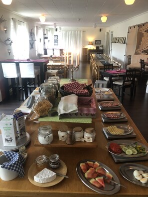 Breakfast, dinner, brunch served; Scandinavian cuisine  - Storliens Fjällgård  - Hostel (Storlien)