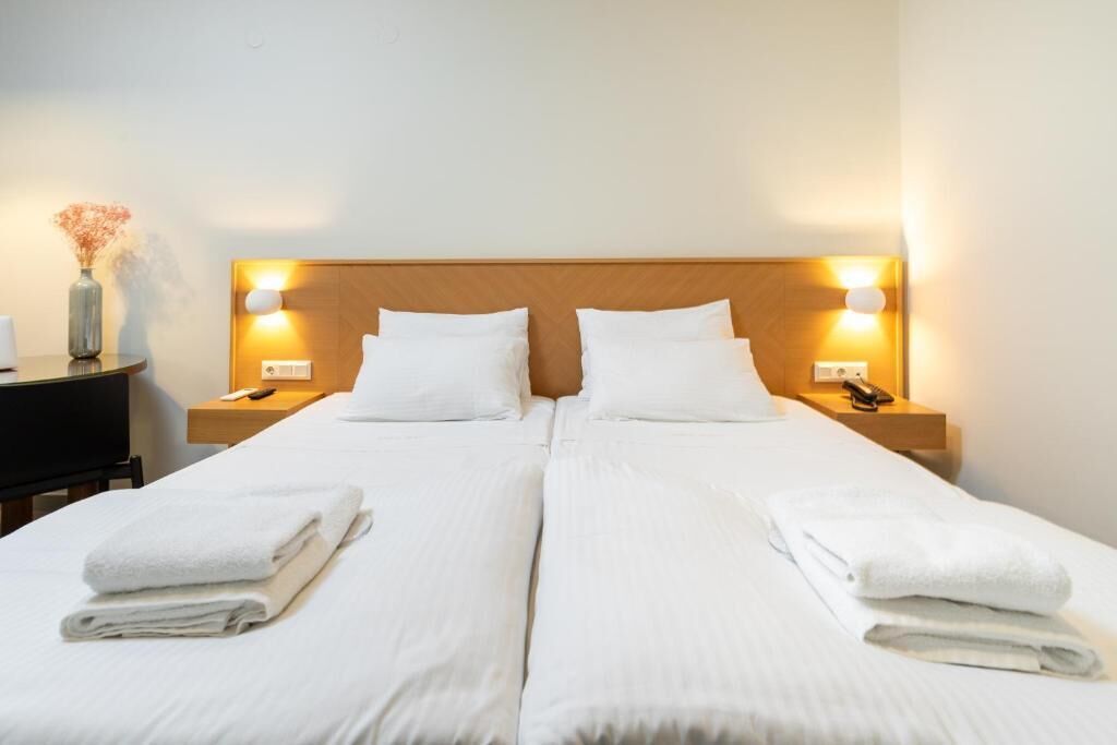 Superior, Double Room with Balcony | In-room safe, blackout drapes, soundproofing, free cribs/infant beds