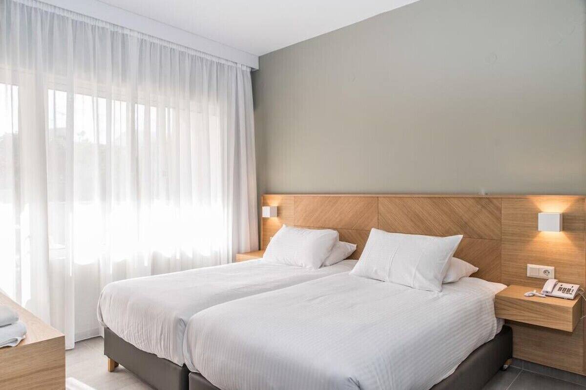 Apartment, 2 Bedrooms | 1 bedroom, in-room safe, blackout curtains, soundproofing