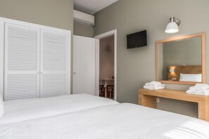 Superior, 1 Bedroom Apartment with Balcony | In-room safe, blackout curtains, soundproofing, free cots/infant beds - Creta Elena (Chania)