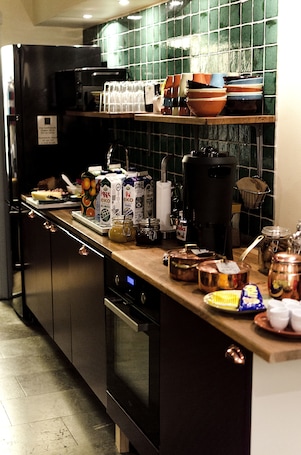 JÀÀkaappi, mikroaaltouuni