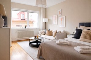 Blackout curtains, iron/ironing board, free WiFi, bed sheets - Hotel Tre Små Rum (Stockholm)