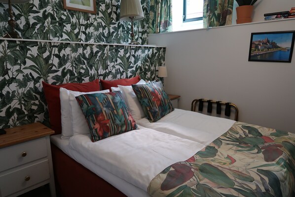 Chambre Double, salle de bains commune