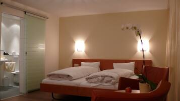 In-room safe, individually decorated, individually furnished, desk