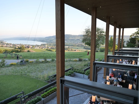 Almoço e jantar, culinária local. Hotel Restaurant Eichberg