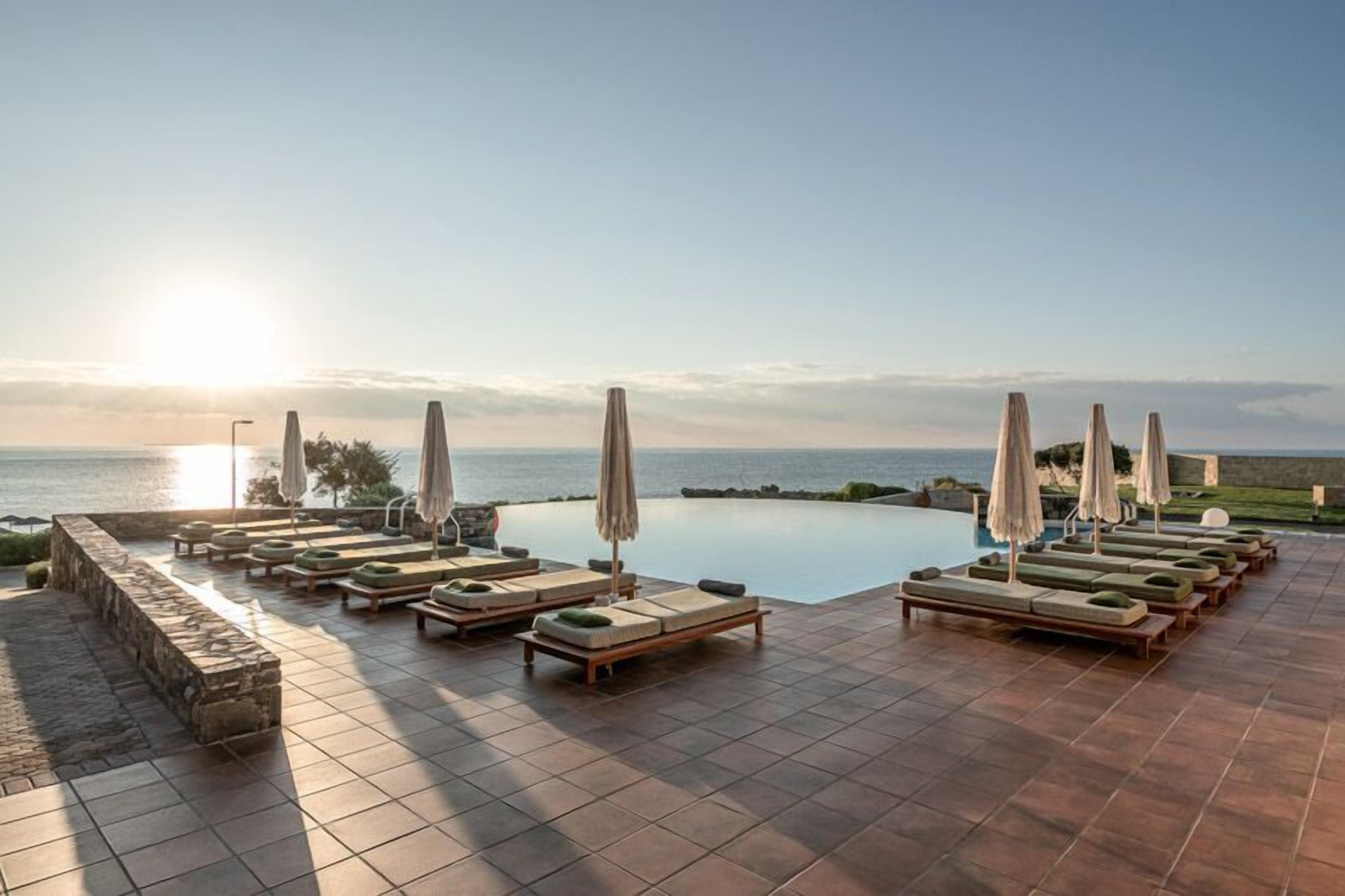 Outdoor pool, pool loungers