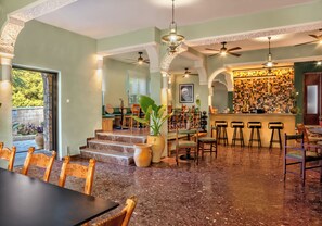 Bar (en la propiedad)