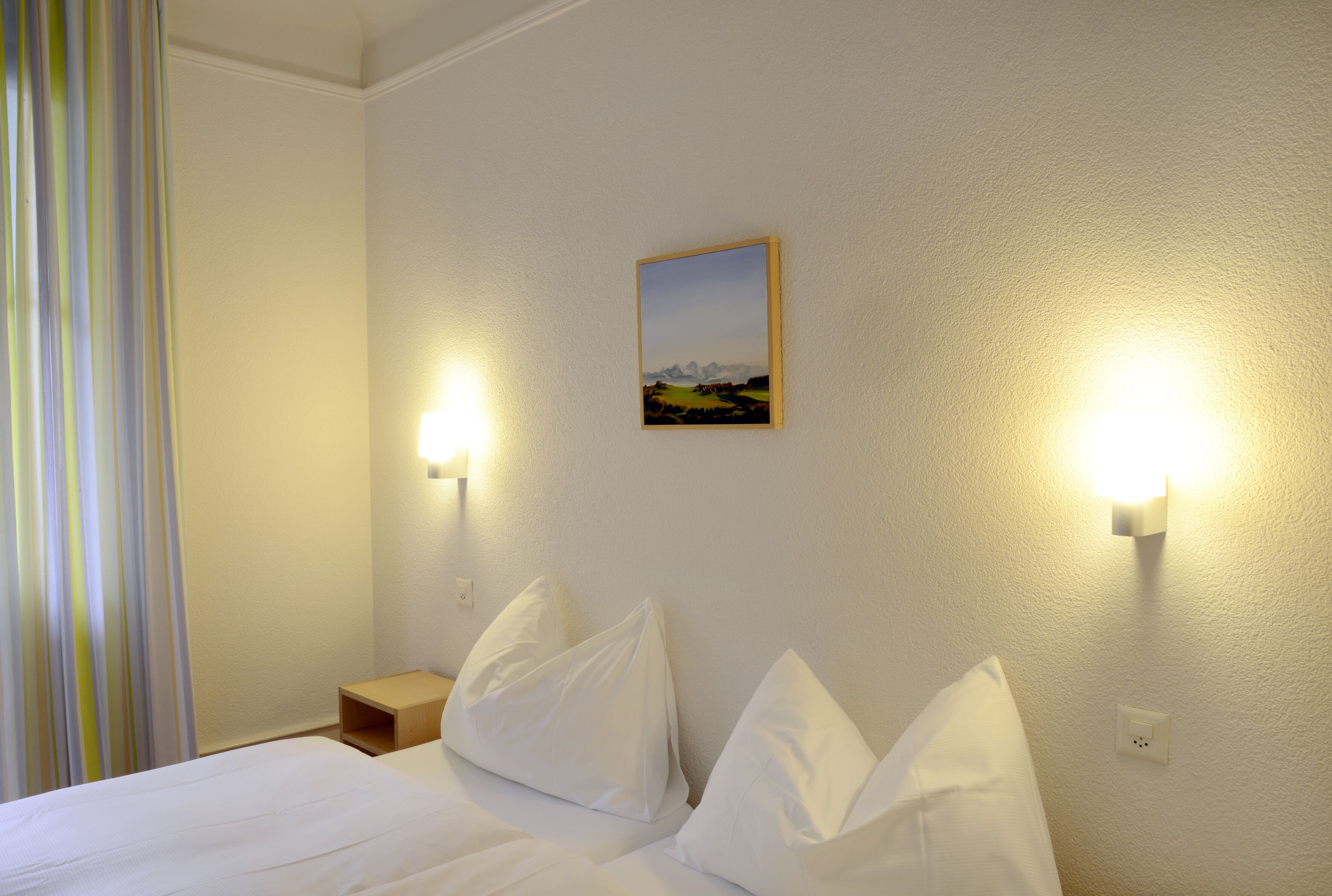 double or twin room, private bathroom | hypo-allergenic bedding, desk, free cots/infant beds, free wifi