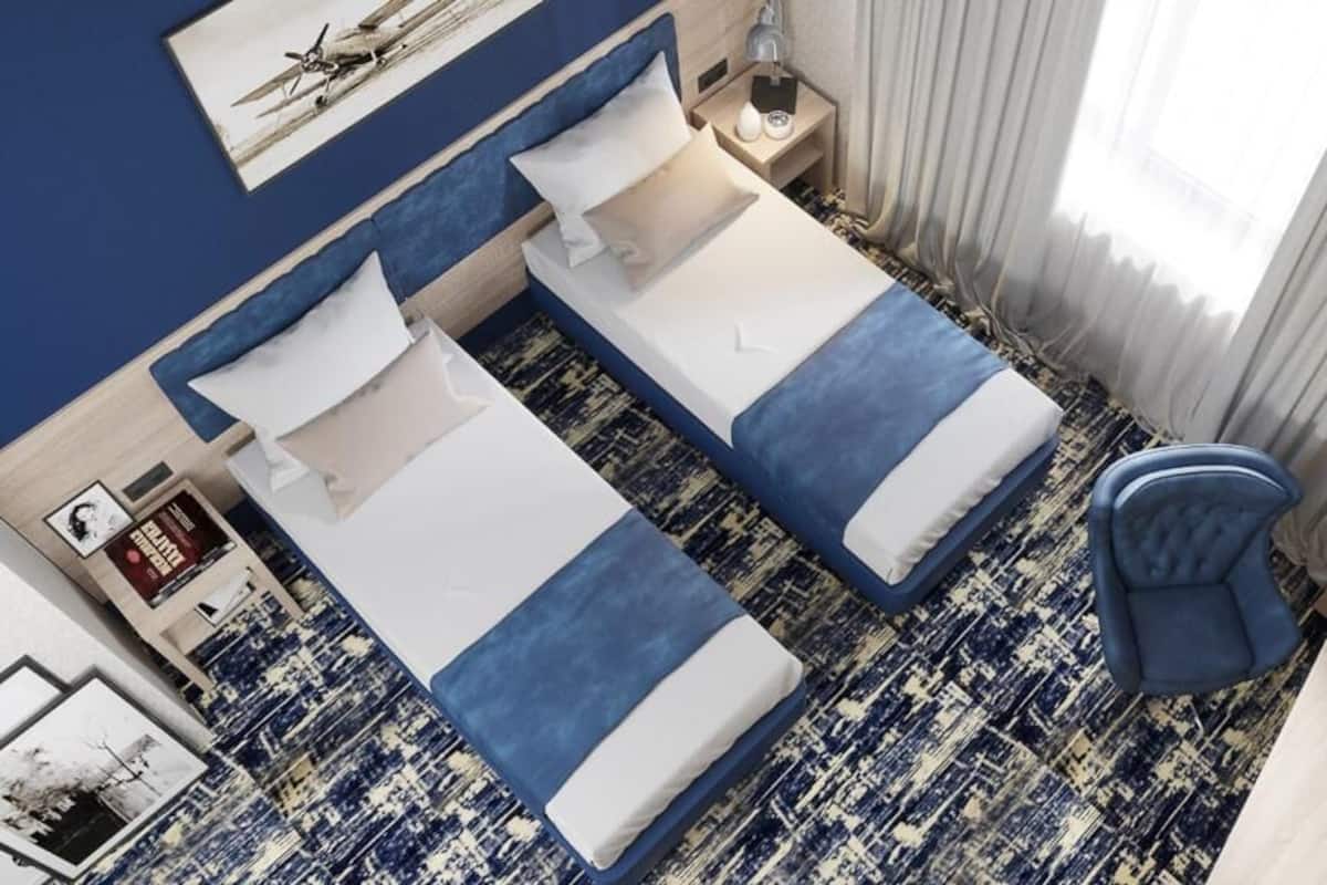 Kamar Double atau Twin Bisnis | Ruang kerja ramah laptop, tirai kedap cahaya, dan kedap suara