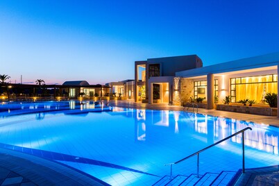 Grand Hotel Holiday Resort