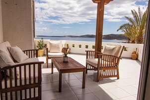 Superior Apartment, Sea View (4 persons) | Terrace/patio