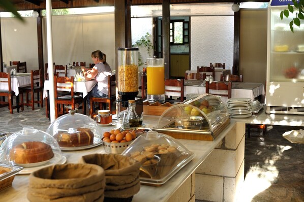 Bao gồm bữa sáng buffet hàng ngày 