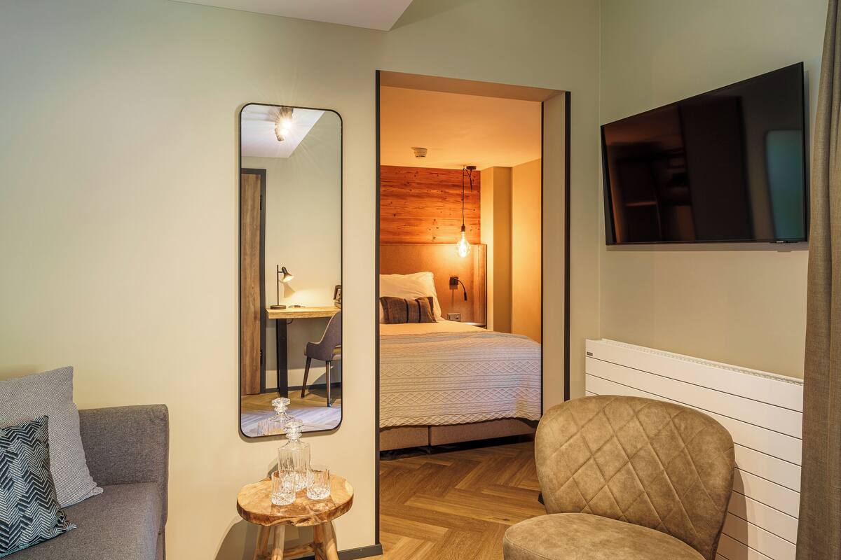 Junior Suite | In-room safe, desk, laptop workspace, iron/ironing board (on request)