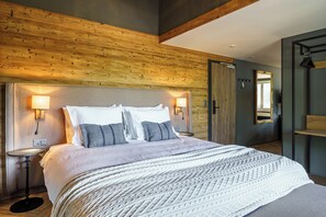 Deluxe Suite, Balcony, Mountain View | In-room safe, desk, free WiFi - Boutique Hotel Panorama Grindelwald (Grindelwald)