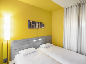Standard Room, 2 Twin Beds | Desk, iron/ironing board, free WiFi, bed sheets - ibis budget Geneve Aeroport (Vernier)