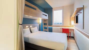 Room, 1 Double Bed, Accessible | Bathroom | Shower, eco-friendly toiletries, towels