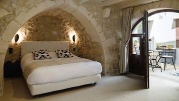 Estudio estándar, planta baja | Ropa de cama de alta calidad, caja fuerte, decoración individual