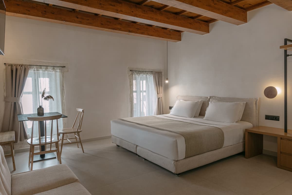 Estudio superior | Ropa de cama de alta calidad, caja fuerte, decoración individual