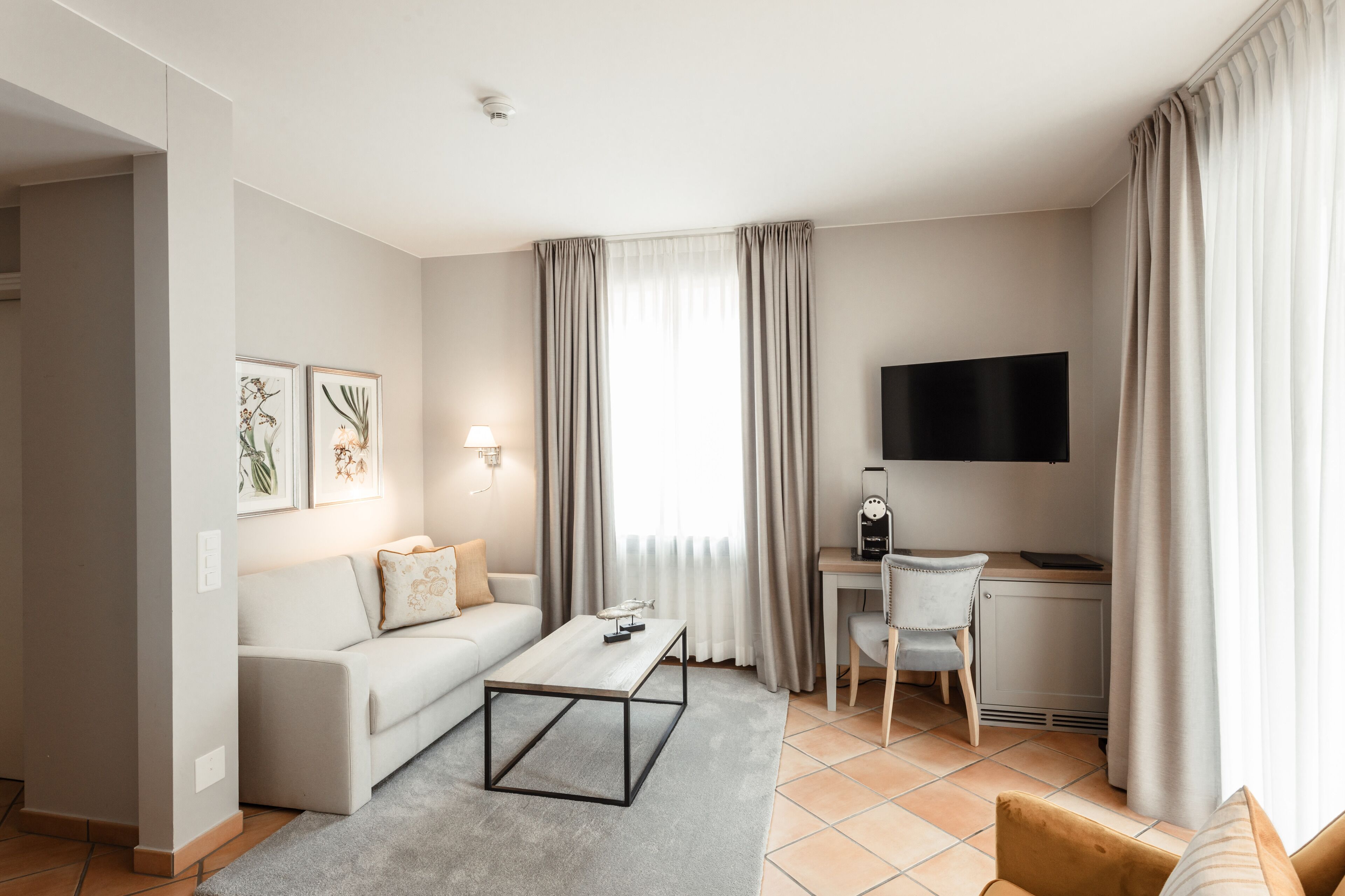 suite, 2 single beds, terrace, garden area | minibar, in-room safe, desk, free wifi