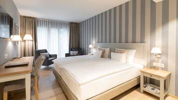 Habitación doble estándar, 2 camas individuales | Minibar, caja de seguridad en la habitación, escritorio y wifi gratis