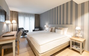 Standard Double Room, 2 Twin Beds | Minibar, in-room safe, desk, free WiFi - Ascovilla (Ascona)