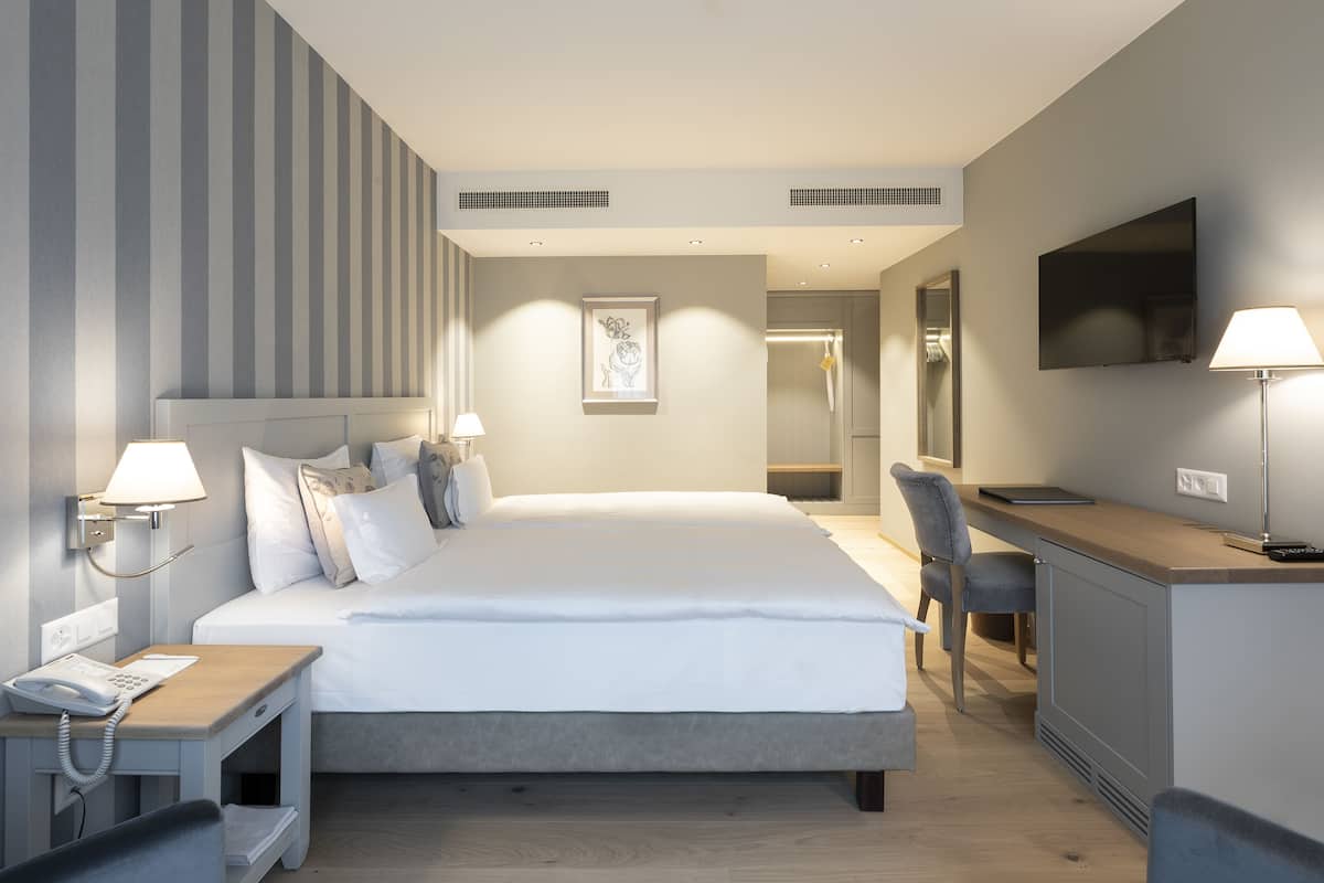 Standard Double Room, 2 Single Beds