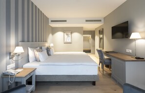Habitación estándar doble, 2 camas individuales | Minibar, caja fuerte, escritorio y wifi gratis