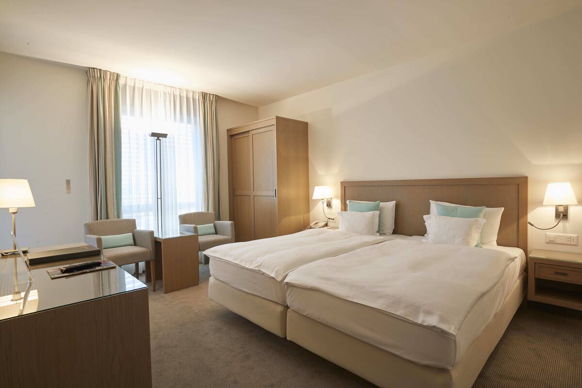 Doppelzimmer, 2 Einzelbetten, Balkon, Bergseite