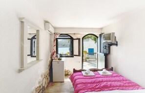 Chambre Double, vue partielle sur la mer | Draps italiens Frette, chambres insonorisées, Wi-Fi gratuit