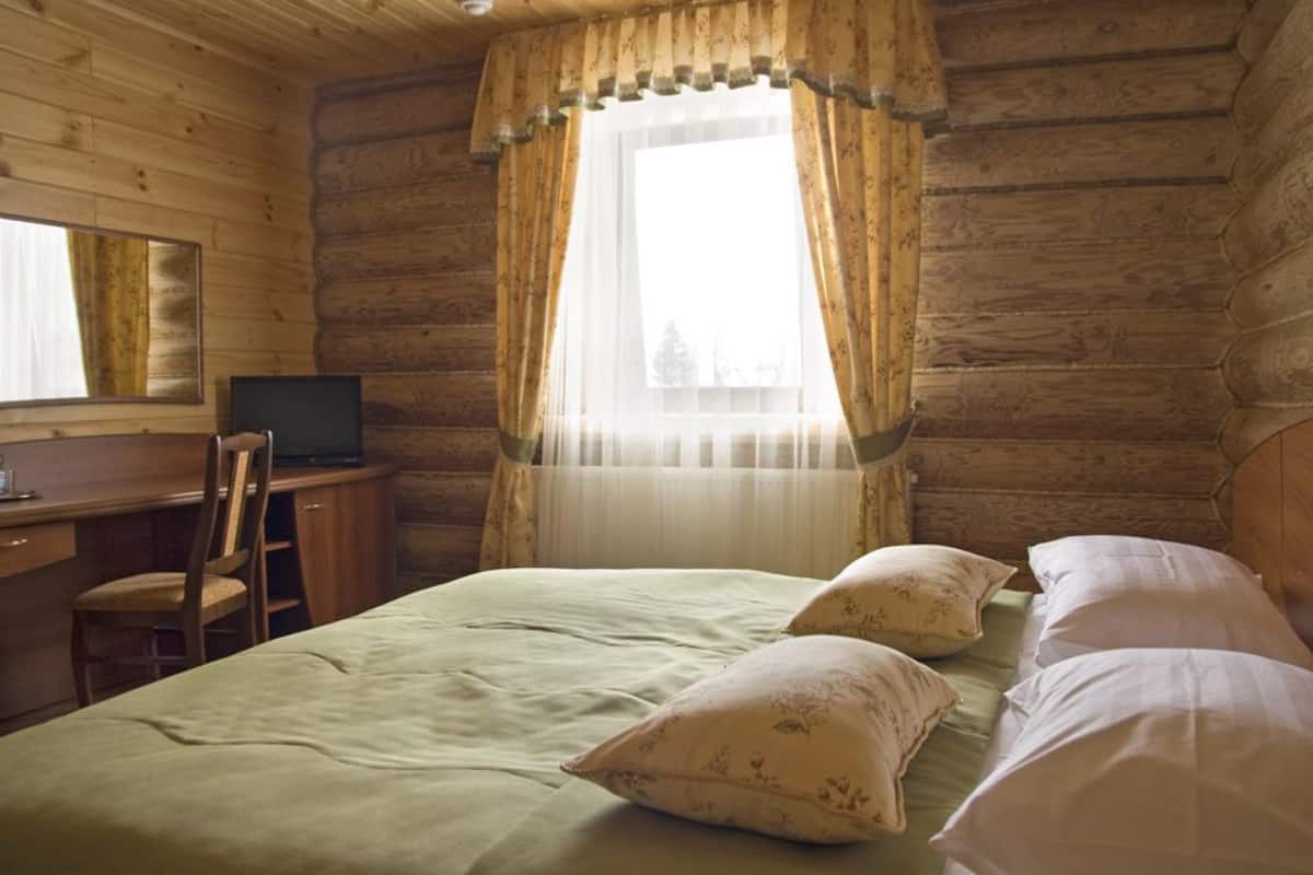 Habitación estándar con 1 cama matrimonial o 2 individuales | Sábanas de algodón egipcio, ropa de cama de alta calidad y minibar