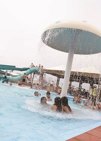 Water park. Arxhontiko Chris & Eve