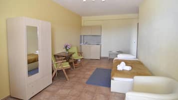 Apartment, Meerblick | Schreibtisch, schallisolierte Zimmer, kostenloses WLAN
