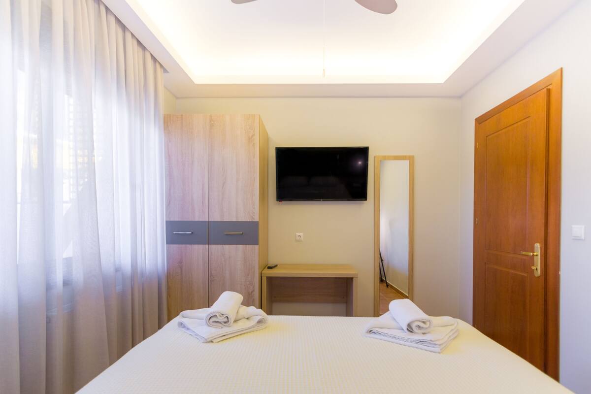 Appartement, 3 chambres | Coffre-fort pour ordinateur portable, rideaux dâobscurcissement