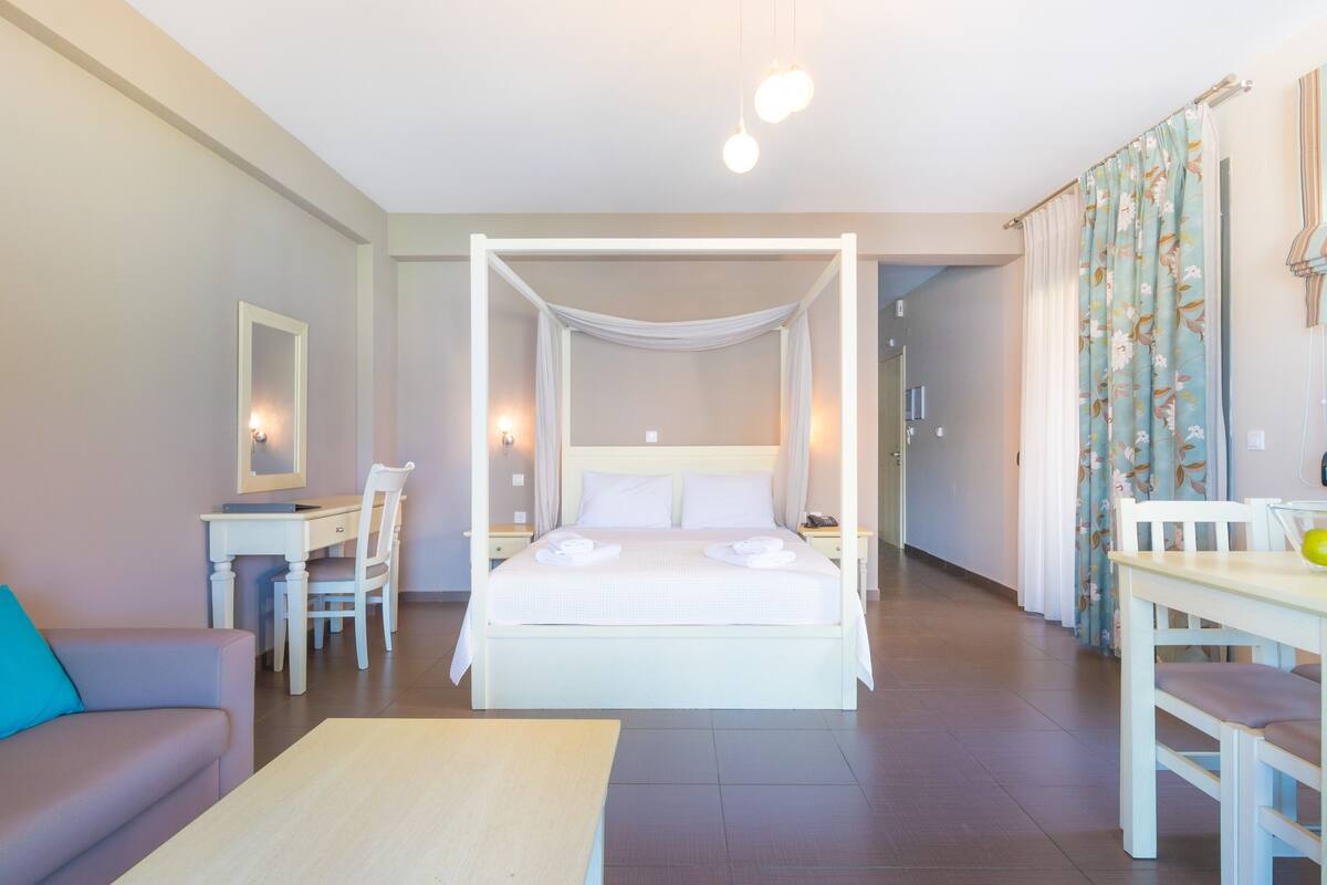 Suite Junior | Coffre-fort pour ordinateur portable, rideaux dâobscurcissement