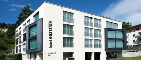 Fachada de la propiedad