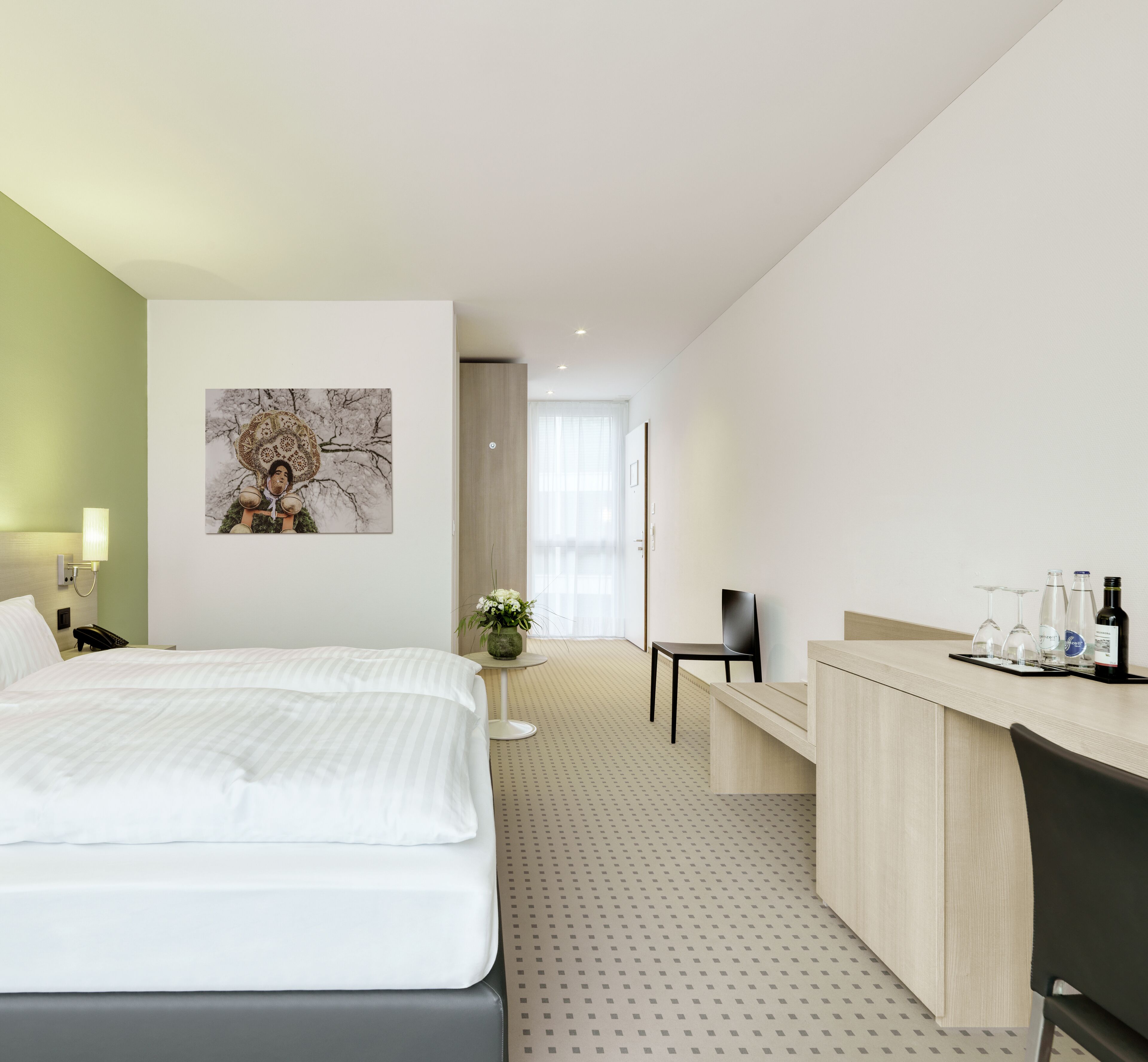 standard double or twin room | 1 bedroom, in-room safe, desk, laptop workspace