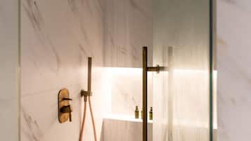 Bathroom | Free toiletries, hair dryer, bathrobes, slippers