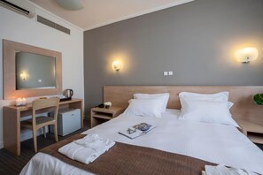 تجهيزات عازلة للصوت ومكواة/لوح كي