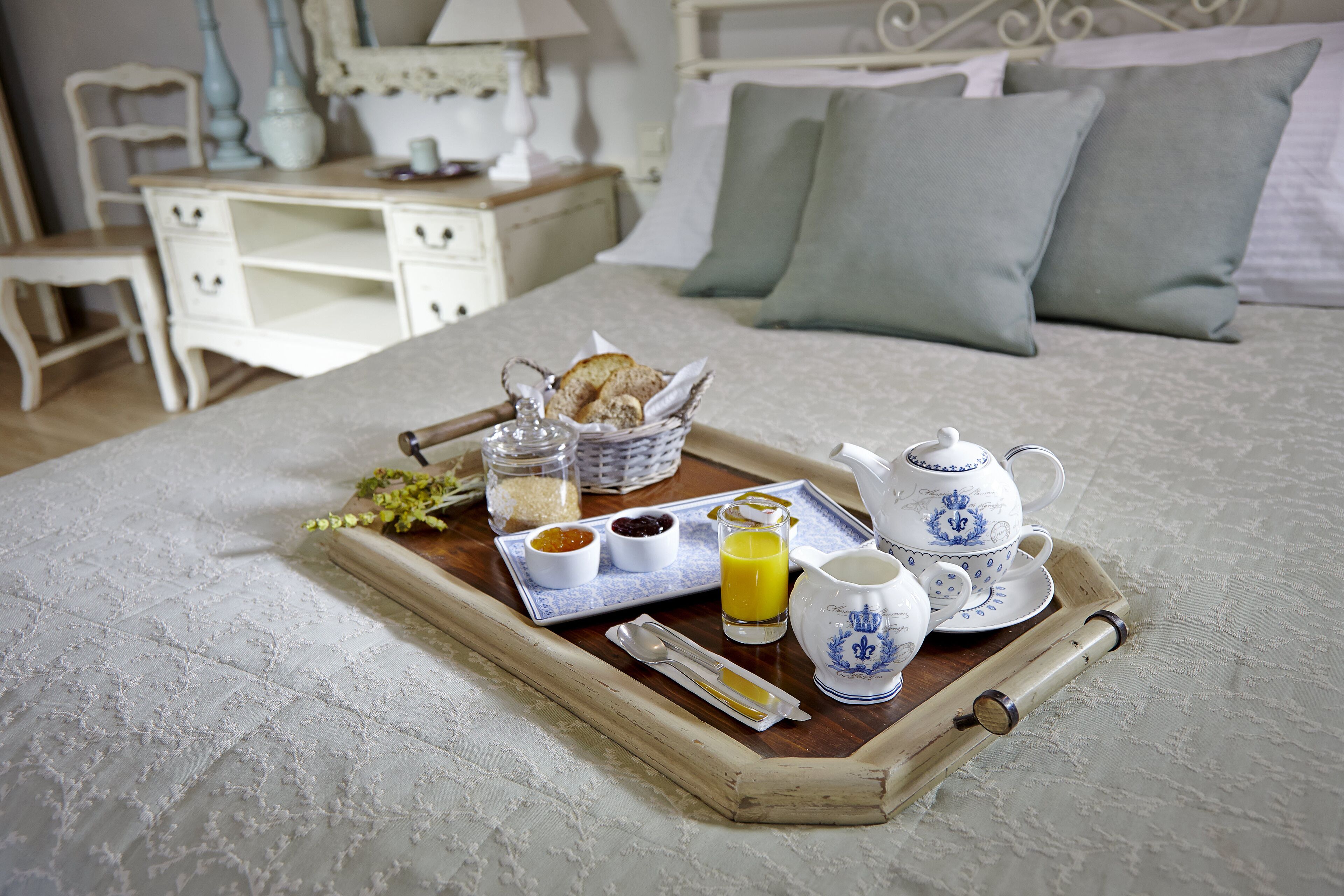 Superior Double Room (1st Floor) | Minibar, in-room safe, blackout drapes, iron/ironing board